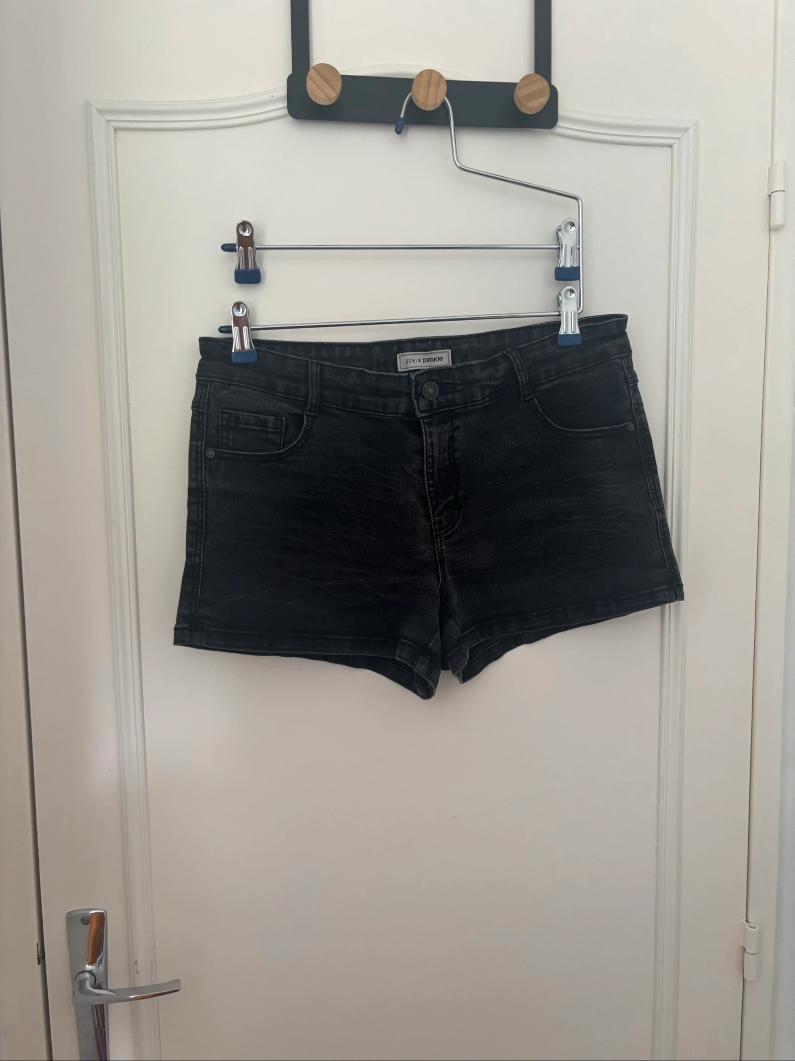 176/ Short en jean noir - Pimkie - Taille 40